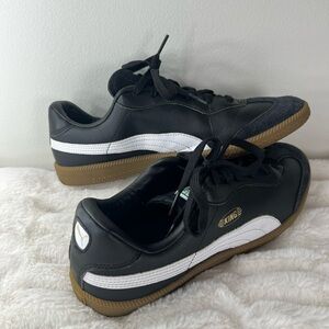 Puma Sneakers